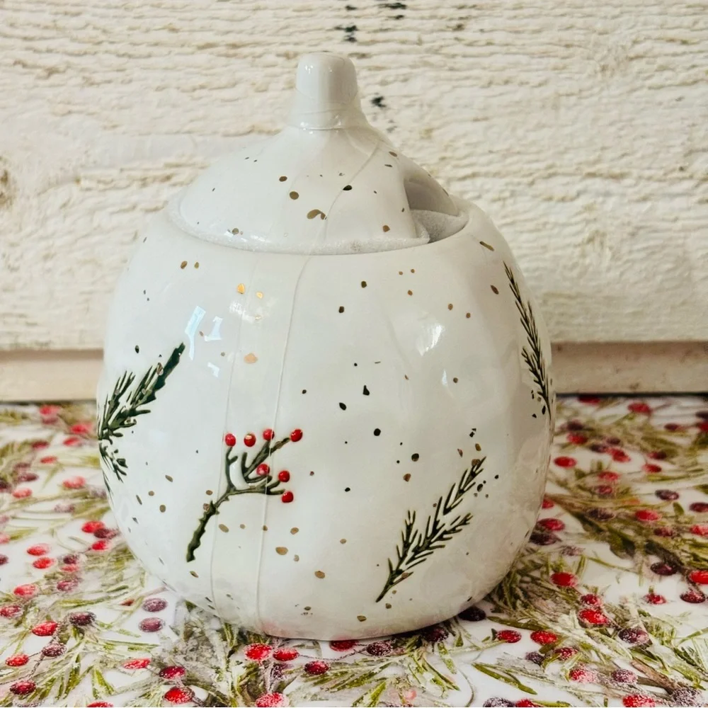 Potter’s Studio Winter Berries Evergreen Holiday Sugar Bowl‎ & Lid NEW
